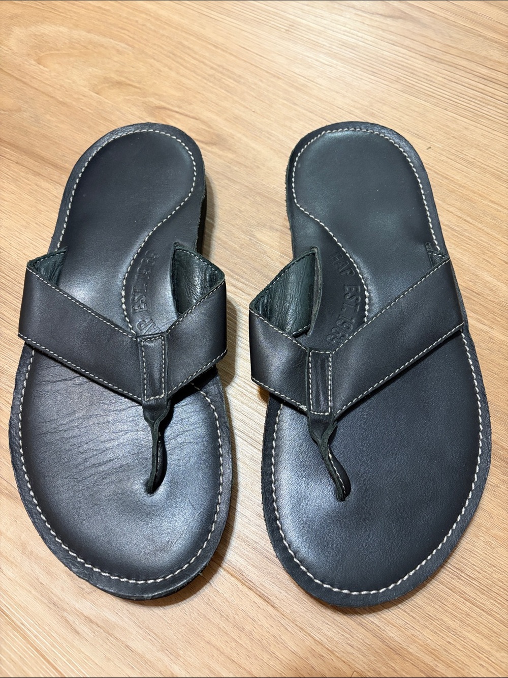 Gap Est 1969 Black Leather Flip Flop Sandals Men’s Approx Size 11 12